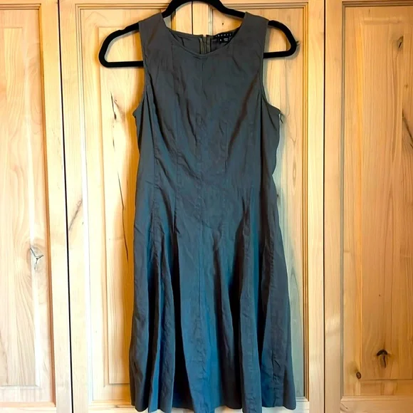 Theory sleeveless dress sleeveless SZ 6 - Picture 2 of 6